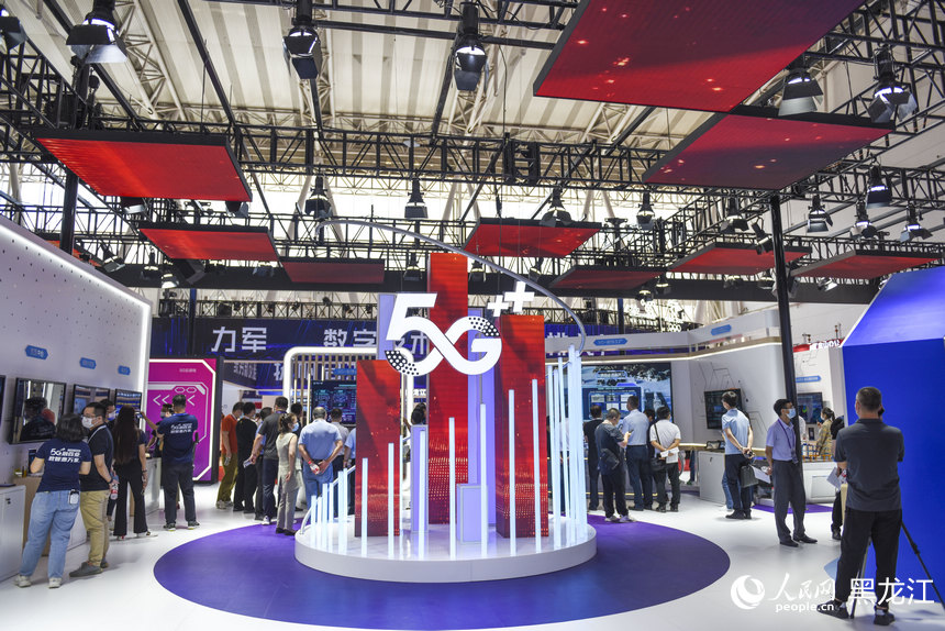 帶你逛展會(huì) 2022世界5G大會(huì)線(xiàn)下展館科技感“滿(mǎn)格”