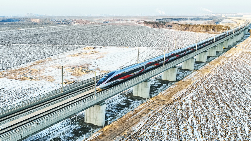 復興號高寒智能動車組首次在我國最北端高寒高鐵開行