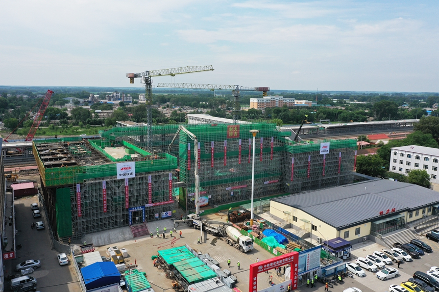 我國在建最北高鐵首座站房主體結(jié)構(gòu)封頂