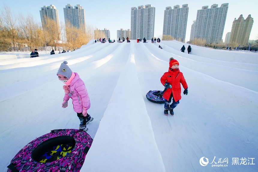 哈爾濱：快樂寒假 暢享冰雪運(yùn)動(dòng)