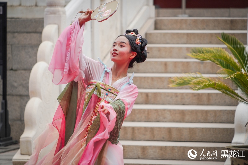 黑龍江省民族博物館上演“國風”之美