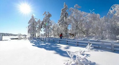 鳳凰山景區(qū)迎來今冬首批冰雪研學考察團隊