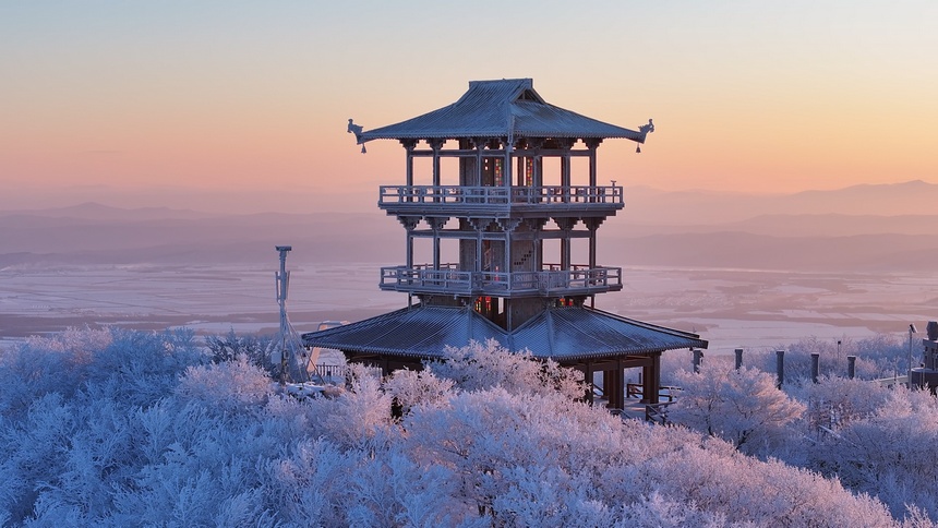 黑龍江饒河：大頂子山披銀妝