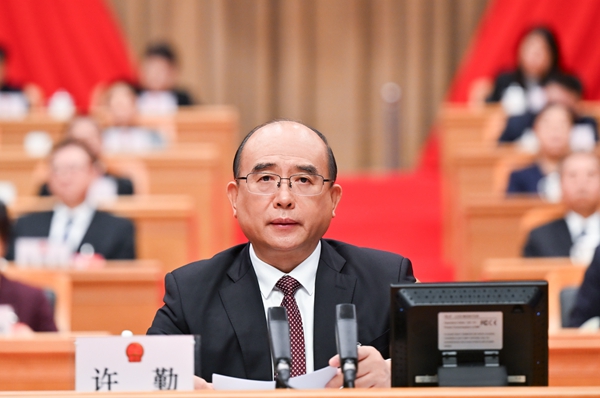 省委書記、省人大常委會主任許勤在閉幕會上作講話