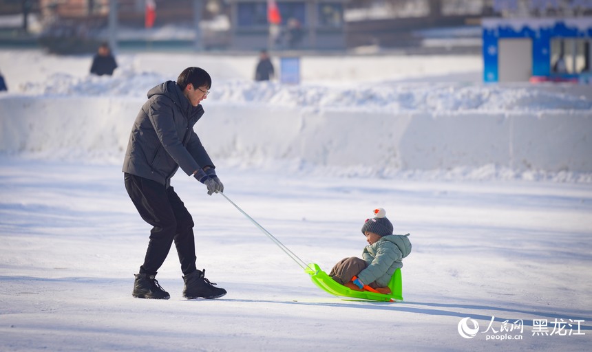 新春走基層｜喜迎亞冬會 哈爾濱市民暢享冰雪運動