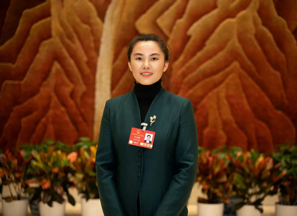 全國(guó)人大代表、拜泉縣淑媛蔬菜種植專(zhuān)業(yè)合作社理事長(zhǎng)任淑媛。拜泉縣委宣傳部供圖