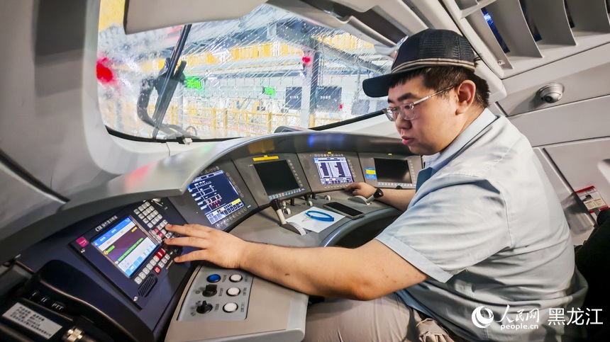 探訪中國最北高鐵“4S”店：“動車醫生”來“體檢”