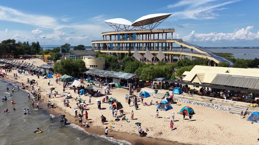 興凱湖旅游旺季“熱”起來