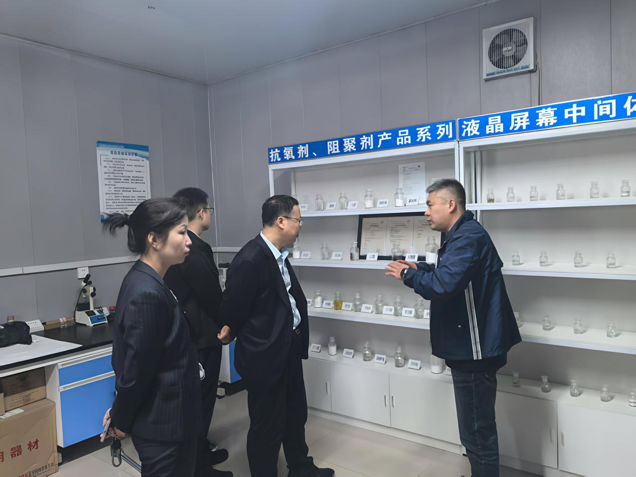 中國建設銀行七臺河分行工作人員深入科技企業調研融資需求。中國建設銀行黑龍江省分行供圖